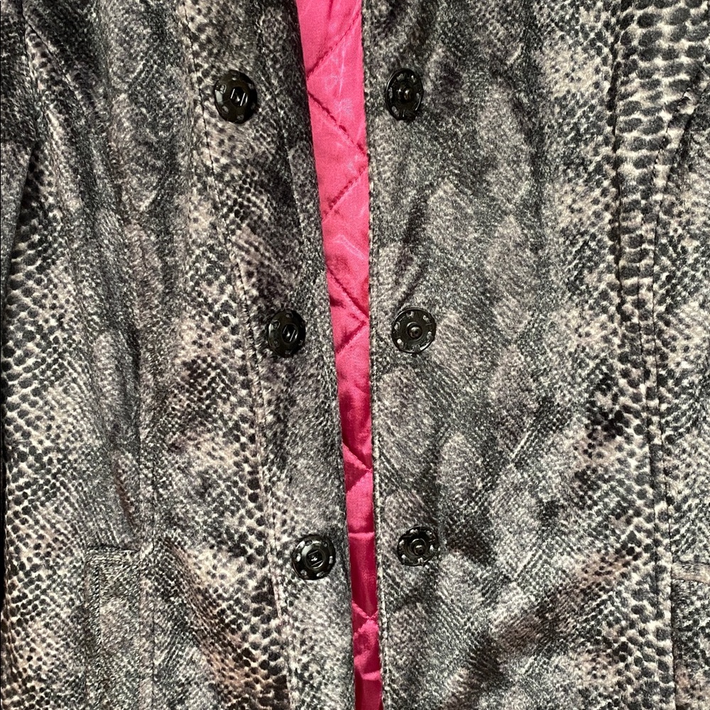 VINTAGE "GUESS" WOMEN'S BLACK & GRAY SNAKE PRINT COAT - size M - Picture 8 of 8
